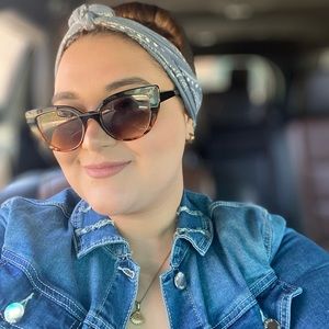 Meet your Posher, Yesmari